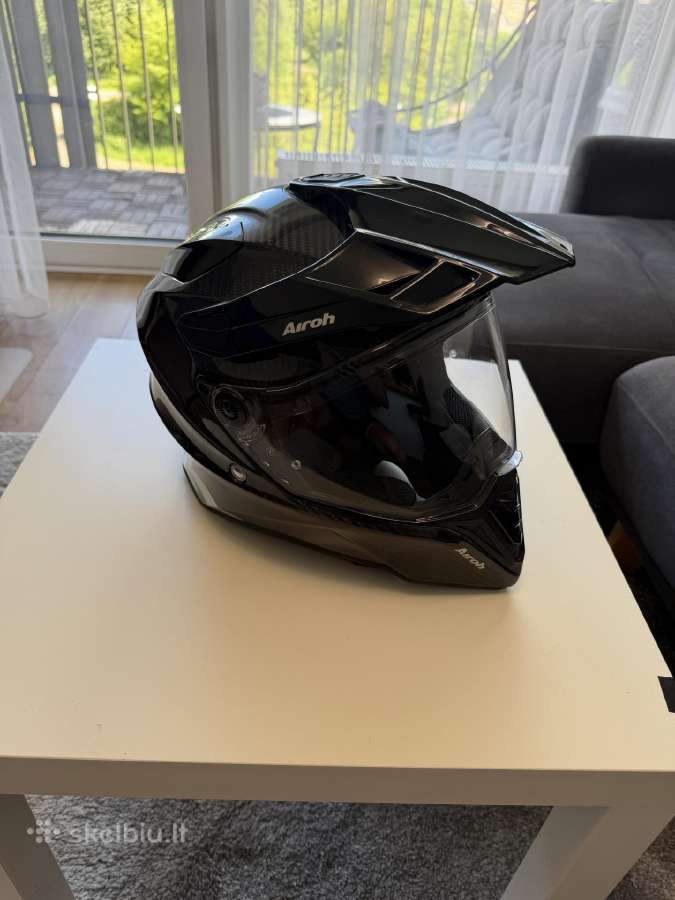 Airoh commander 2 carbon L dydis