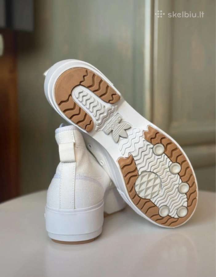 Adidas kedai - nuotraukos Nr. 4