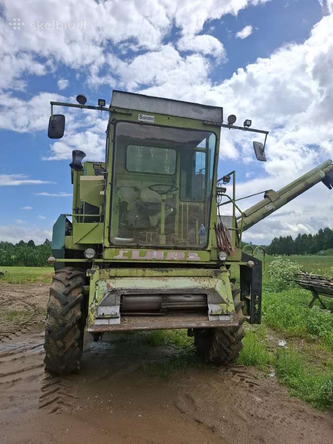 Claas Dominator 85