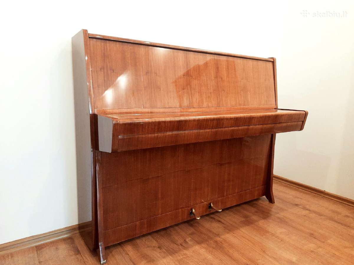 Pianinas Petrof