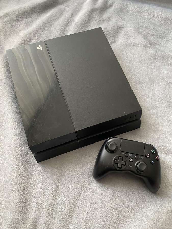 Playstation 4 su 4 zaidimais