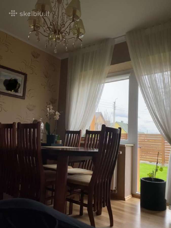 Ąžuolinis stalas