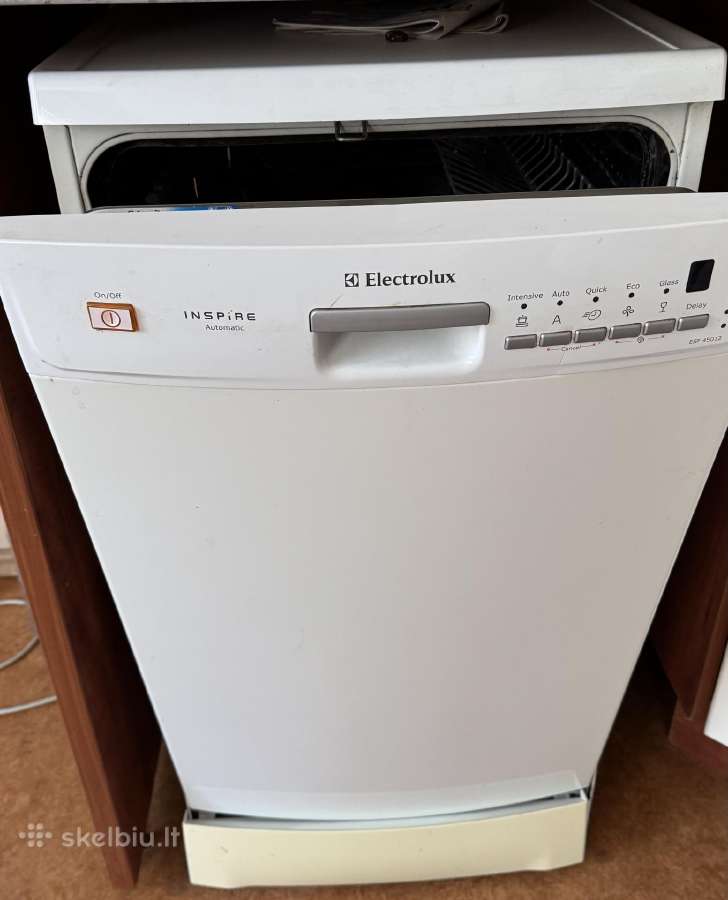 Parduodu indaplove detalėms.