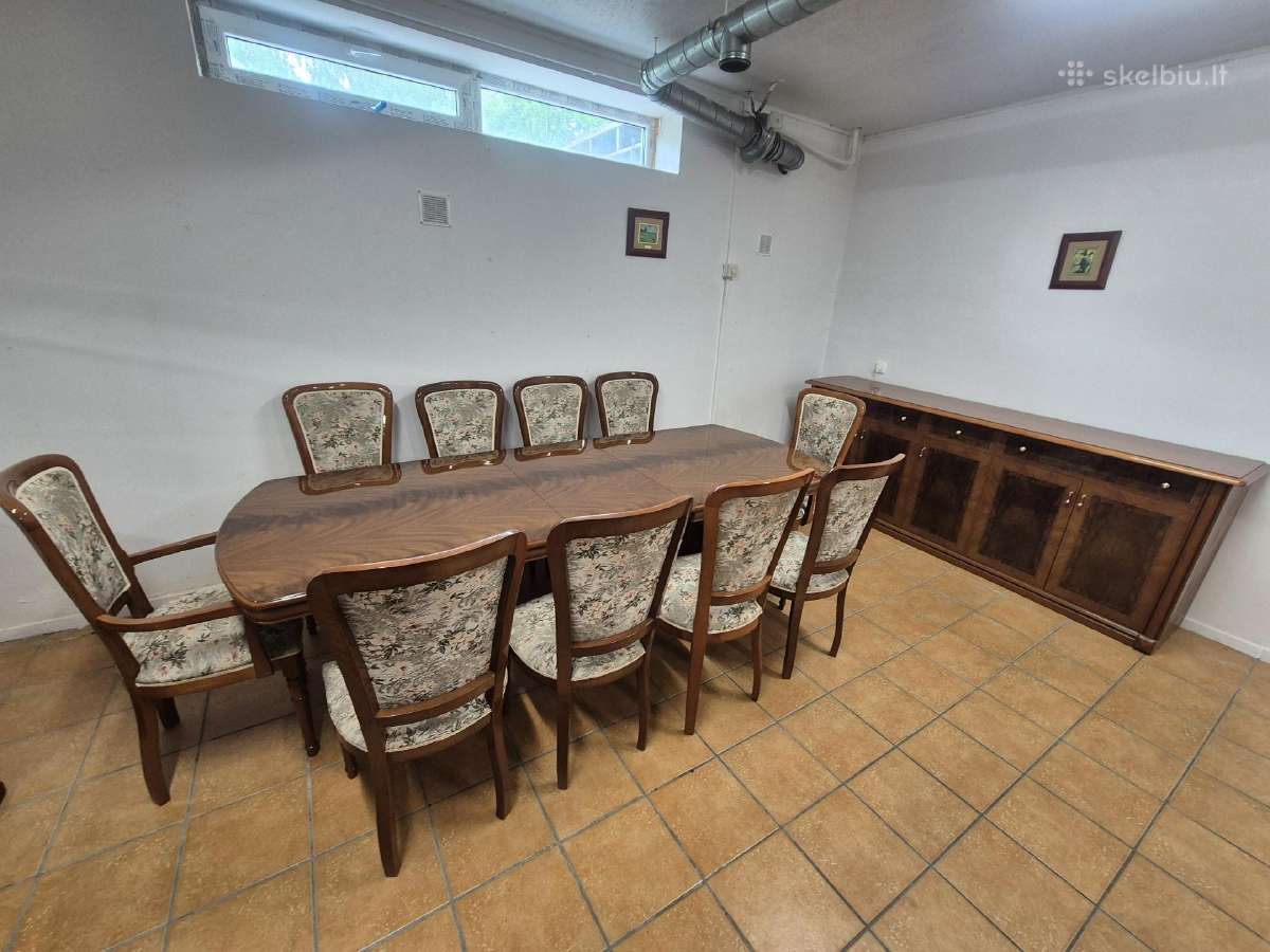 Itališkas valgomojo stalas su kėdėmis
