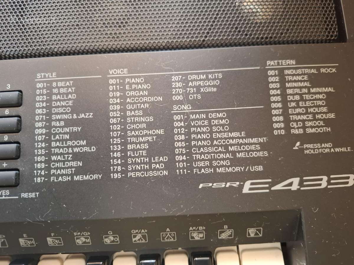 Sintezatorius Yamaha Psr E433 su stovu - nuotraukos Nr. 2