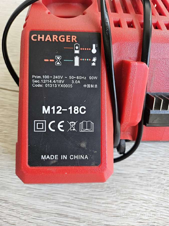 Milwaukee 4ah akumuliatorius - 30 Eur orginalus - nuotraukos Nr. 11