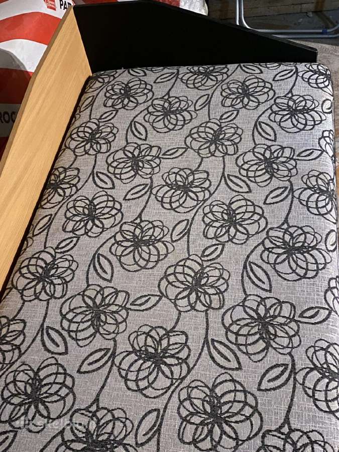Kampinė sofa-lova