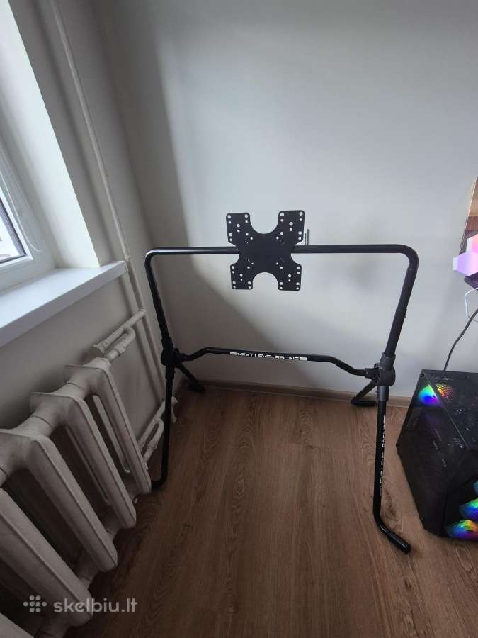Monitoriaus stovas next level racing
