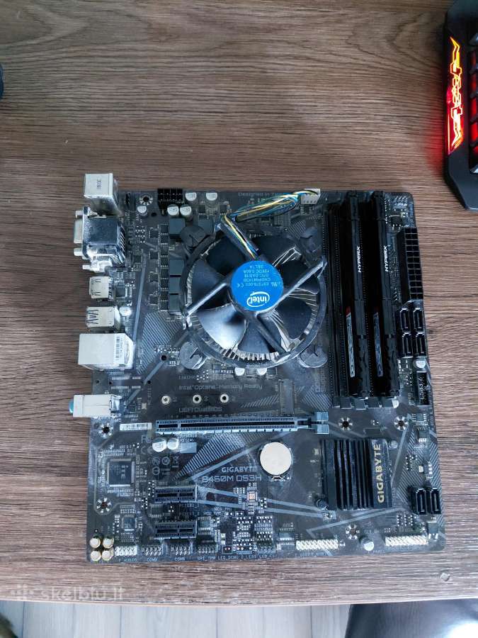 Gigabyte B460m vusas komplektas I5 10400f + 16 GB