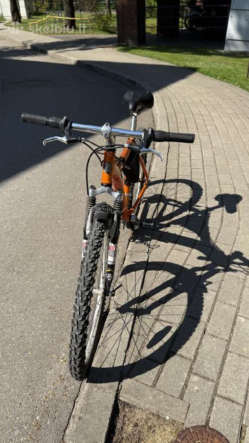 Parduodamas Mongoose kalnų dviratis 26" su Rocksho