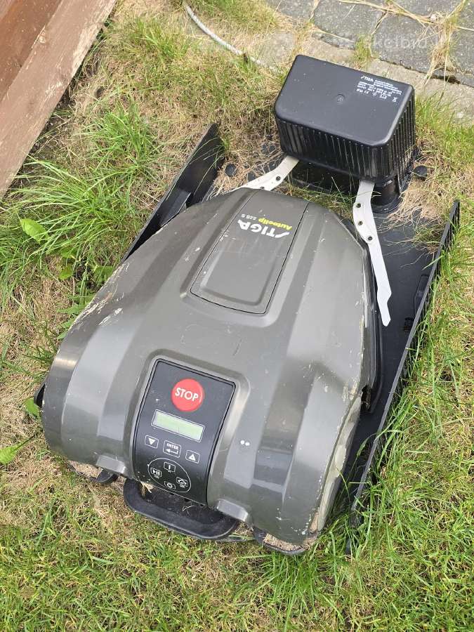 Stiga autoclip 225 s žolės robotas vejos zoles