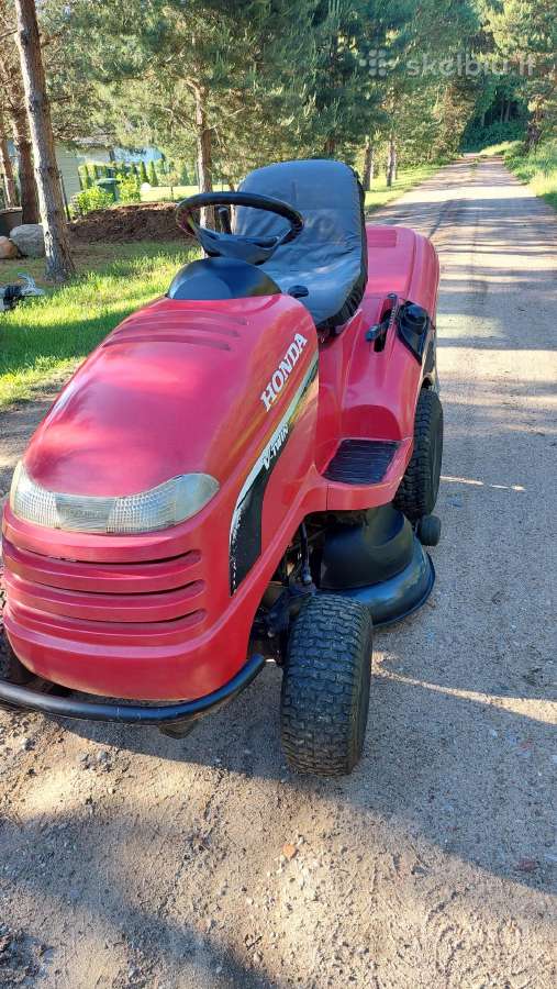 Traktoriukas žoliapjovė Honda 2417