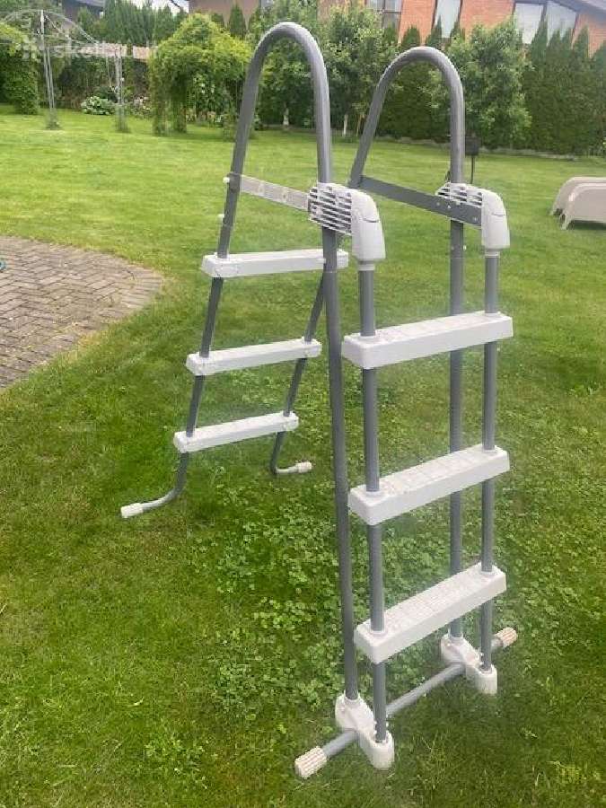 Laipteliai į baseiną