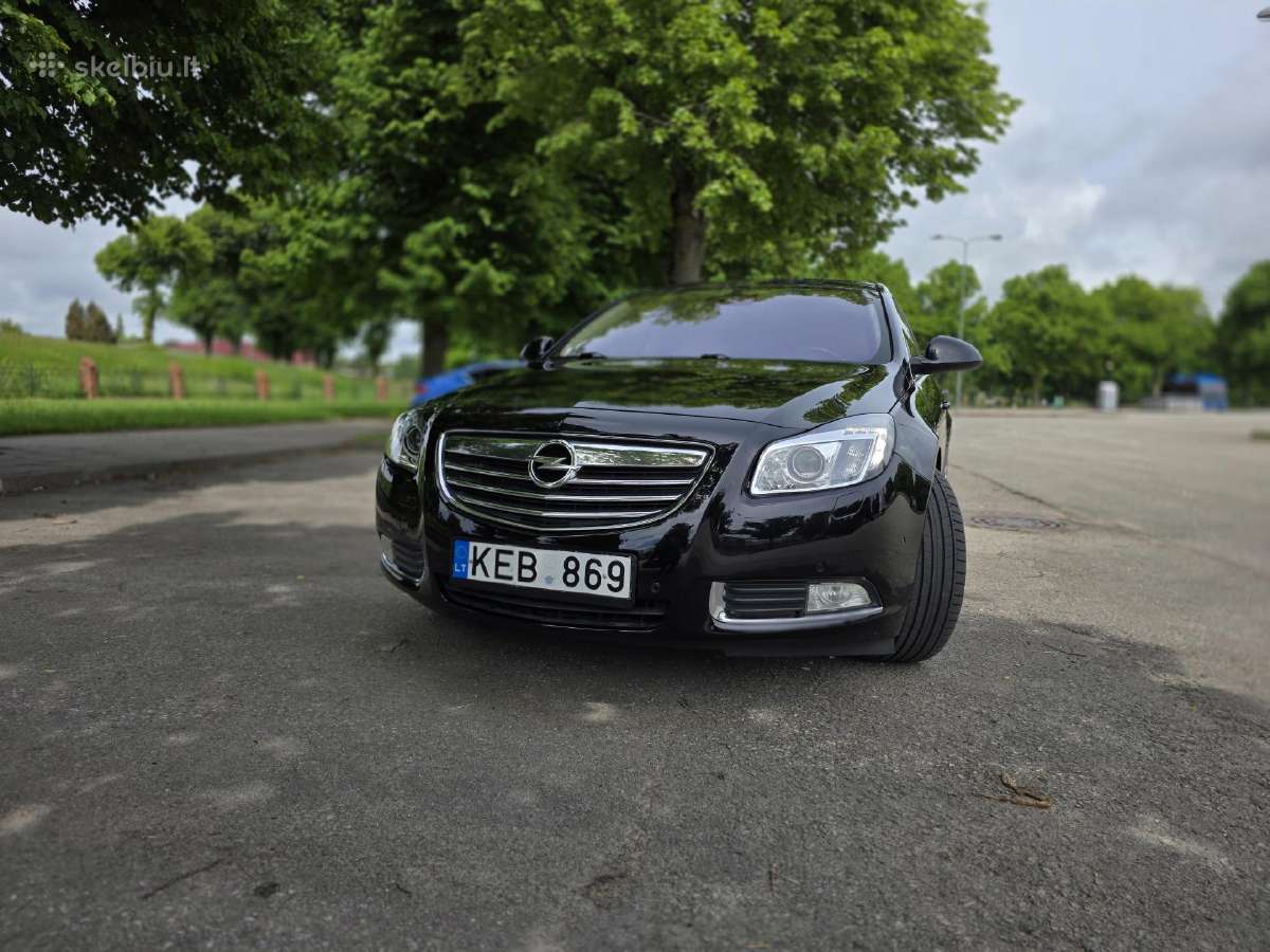 Opel insignia sedan
