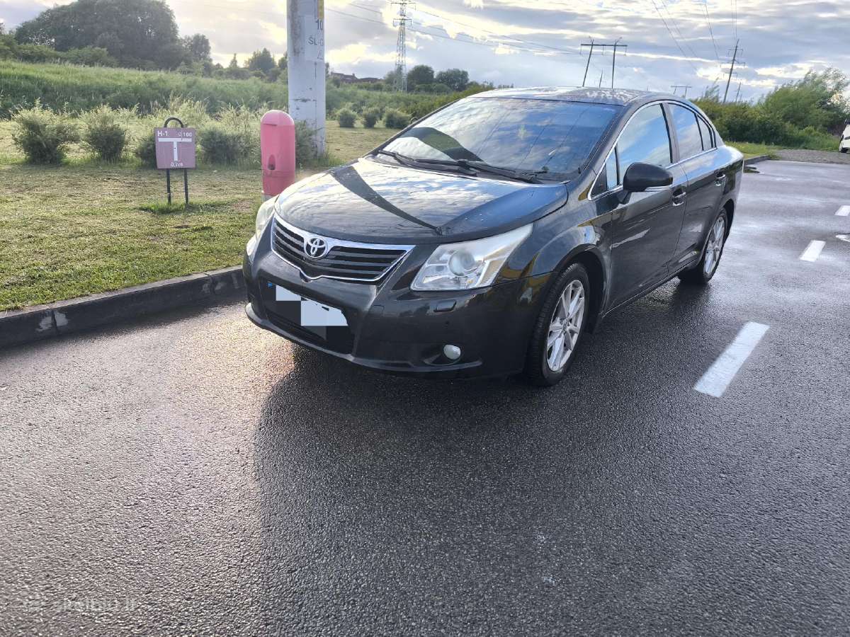 Tayota Avensis