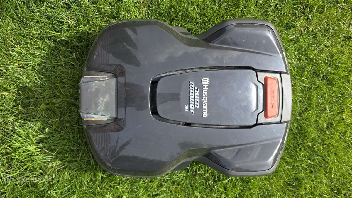 Husqvarna auto mover 305