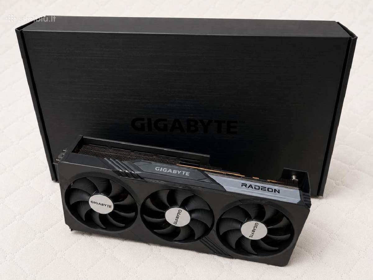 Radeon Rx 7700xt gigabyte 12gb