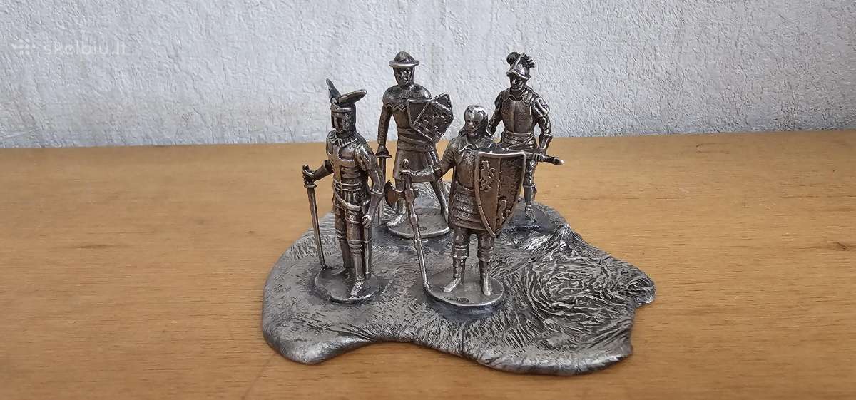 Sidabrine dekoracija - kareiviai