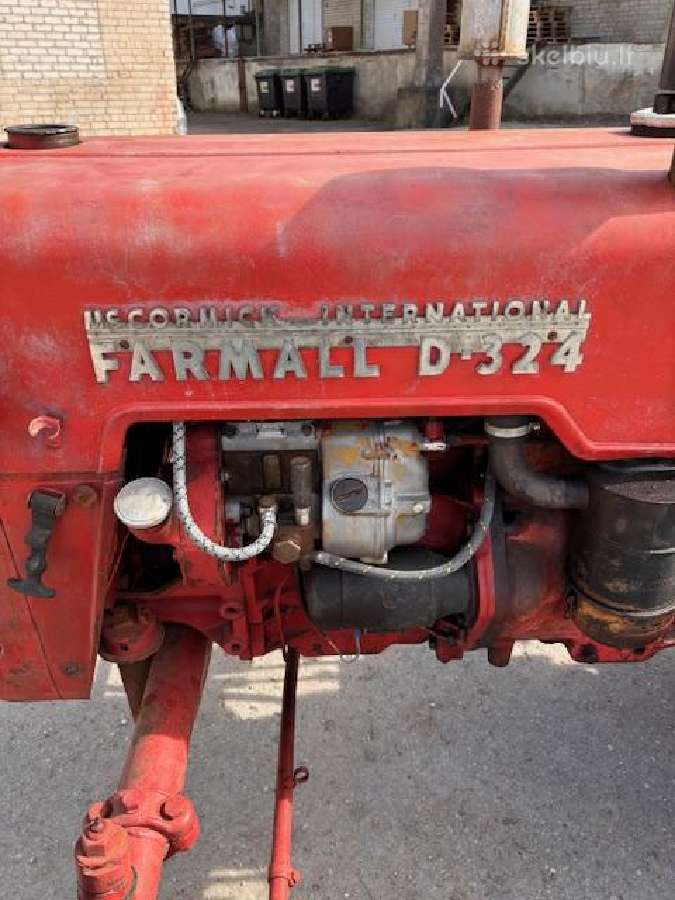 Traktoriukas Farmall D324 - nuotraukos Nr. 3