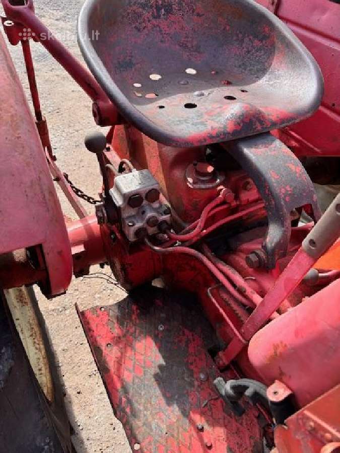Traktoriukas Farmall D324 - nuotraukos Nr. 4