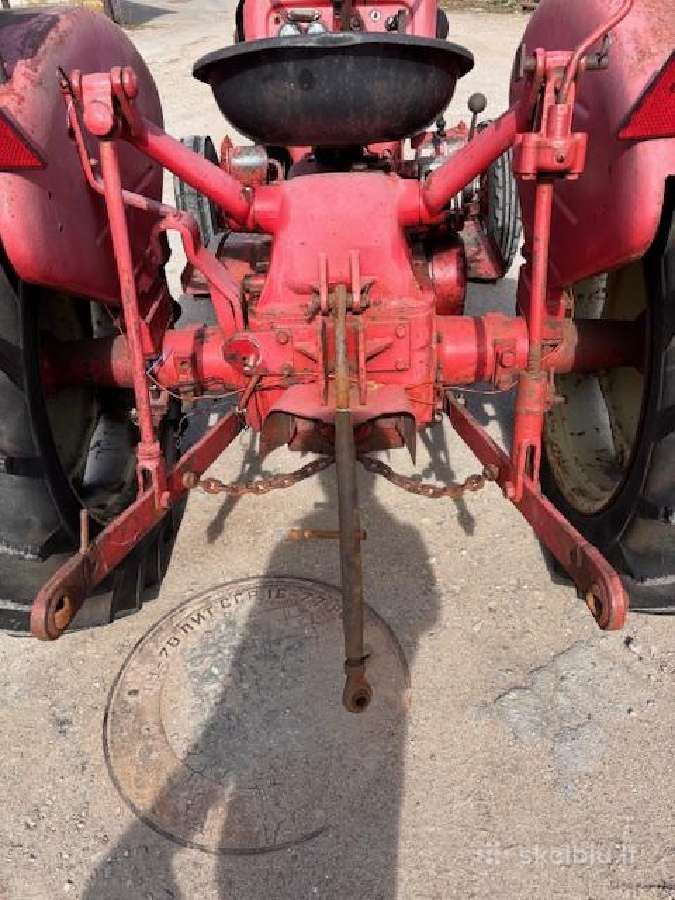 Traktoriukas Farmall D324 - nuotraukos Nr. 5