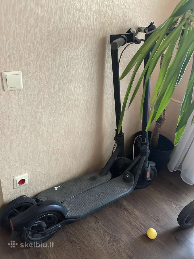 Elektriniai paspirtukai.