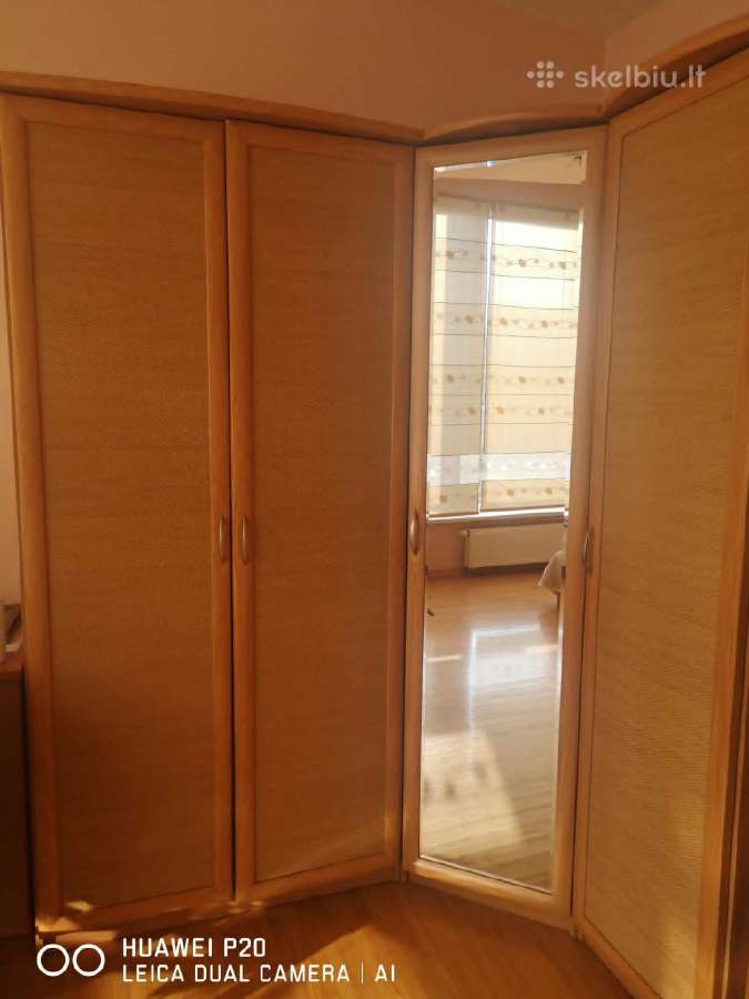 Parduodama 5 durų kampinė spinta