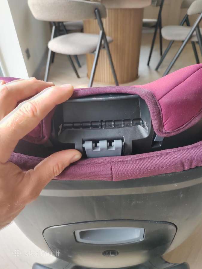 Britax romer dualfix M size