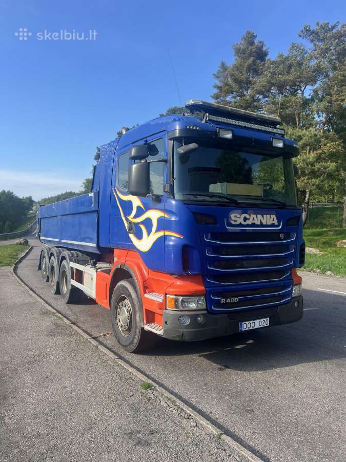 Zvyras smelis skalda juodzemis atsijos akmenukai - nuotraukos Nr. 2