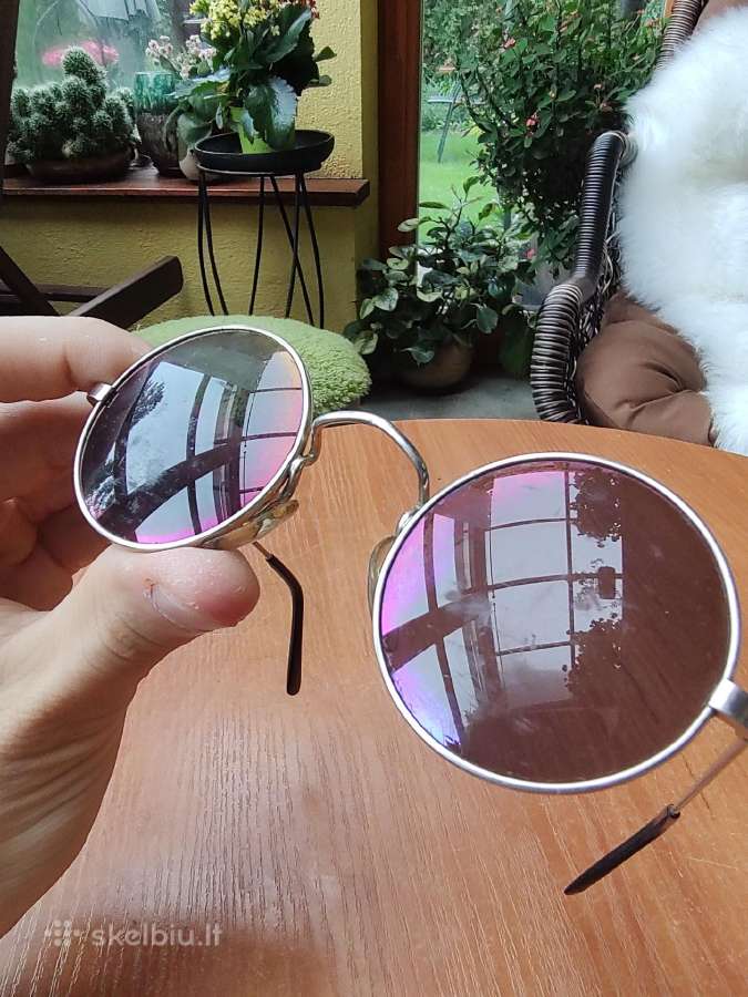 Vintažiniai apvalūs akiniai nuo saulės