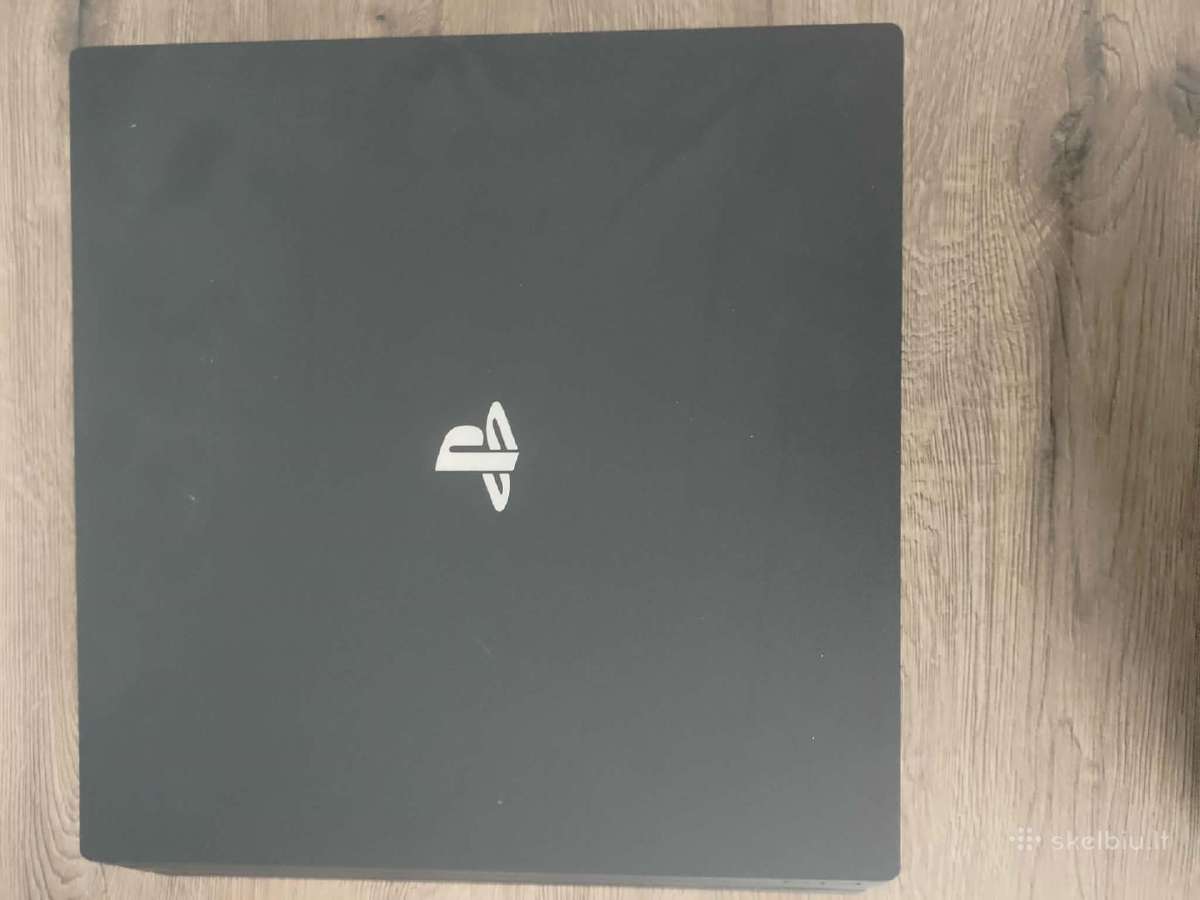 Playstation 4 Pro 1tb atrištas/su blue ray disk