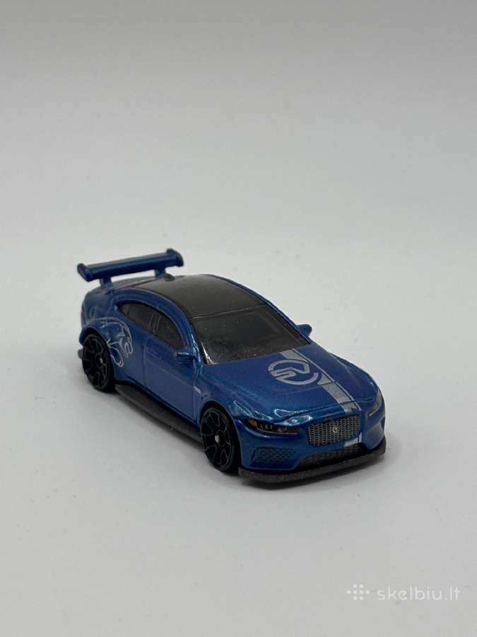 Įvairūs Hotwheels modeliai