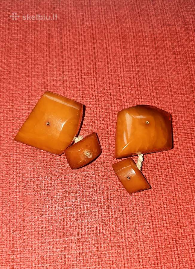 Tarpukario laikotarpio rankogalių sąsagos.