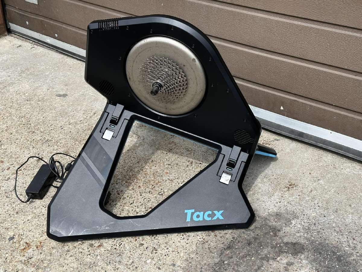 Garmin Tacx Neo 2t Smart dviracio treniruoklis