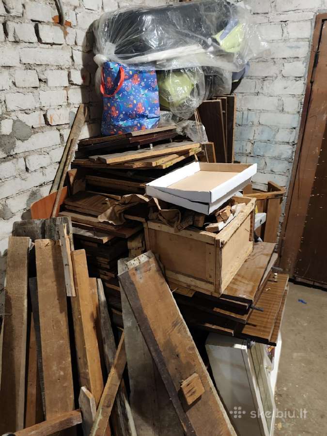 Atiduodu dovanoju mediena