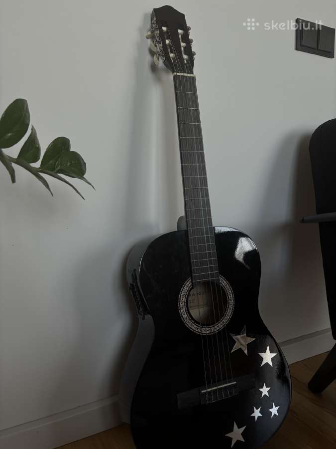 Parduodama gitara