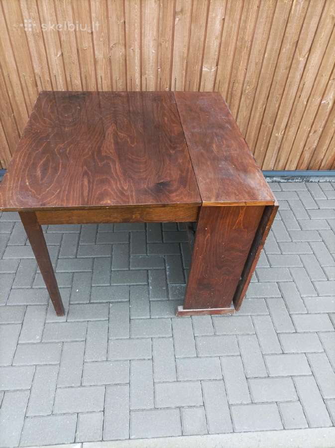 Stalas knyga