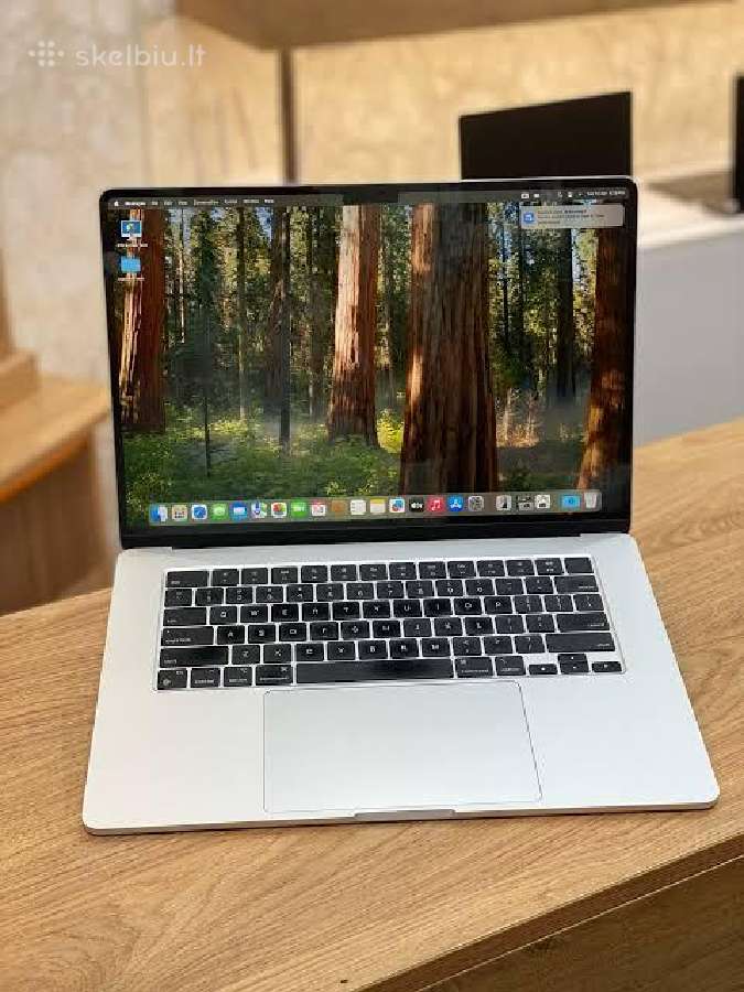 MacBook air M2 15 inch