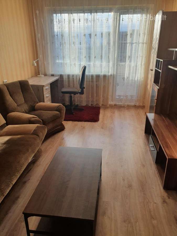 Parduodama sofa ir du foteliai