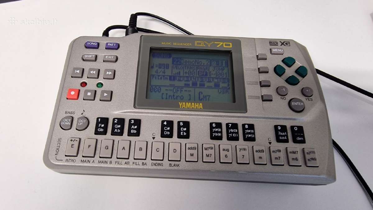 Yamaha Qy70 muzikos sekvenceris