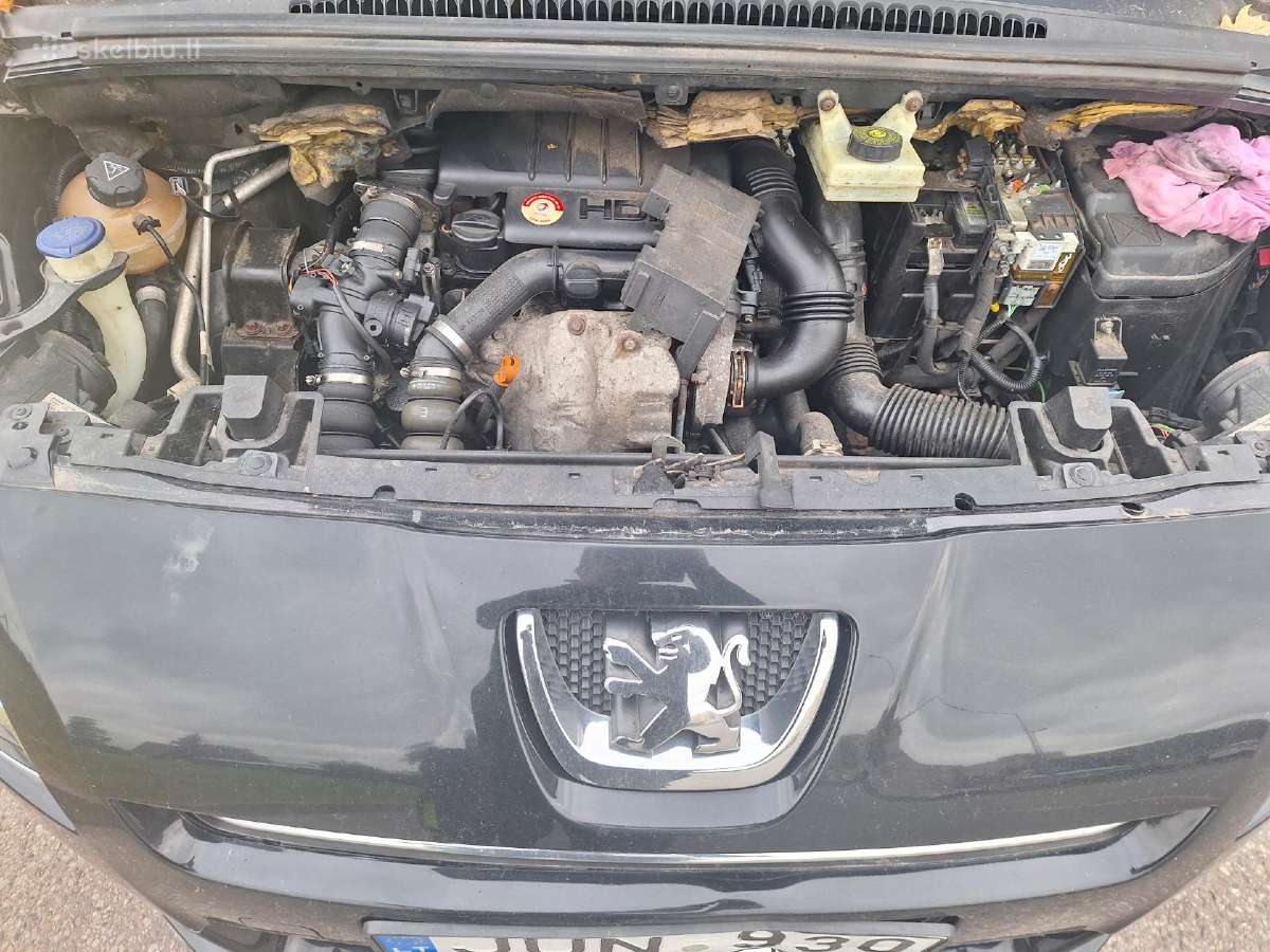 Parduodu automobilį