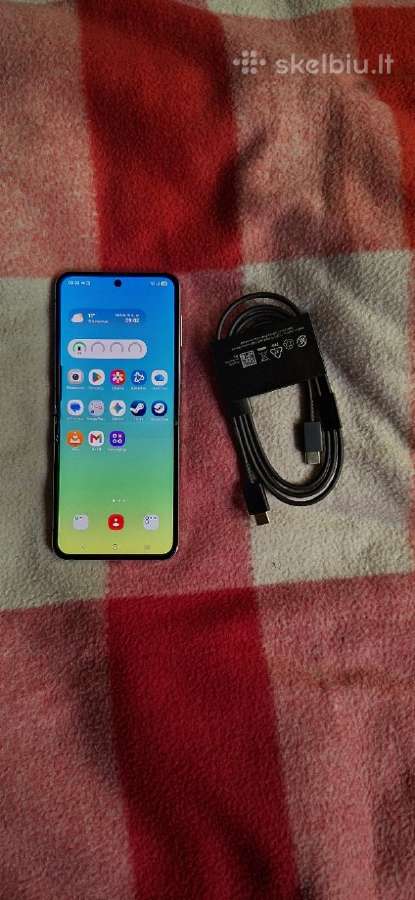 Parduodu Samsung Galaxy Z Flip 5 256gb