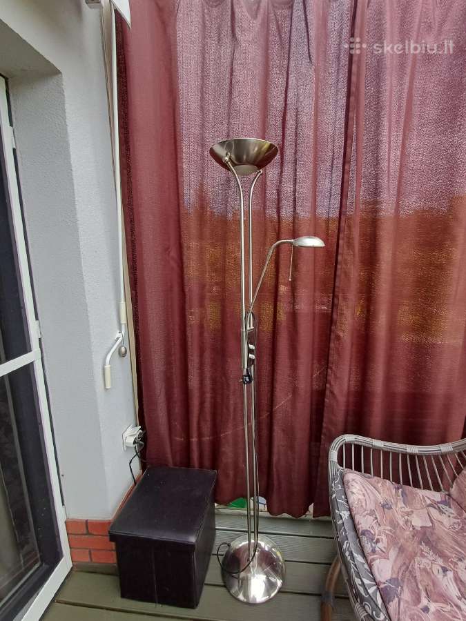 Pastatomas šviestuvas su reguliuojamu šviesos .