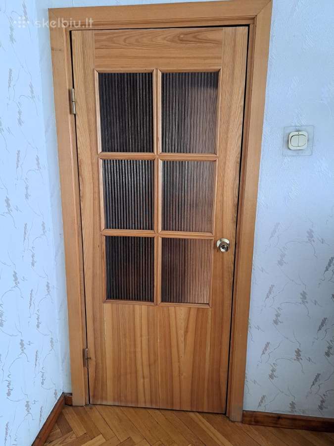 Kambario durys su stiklais