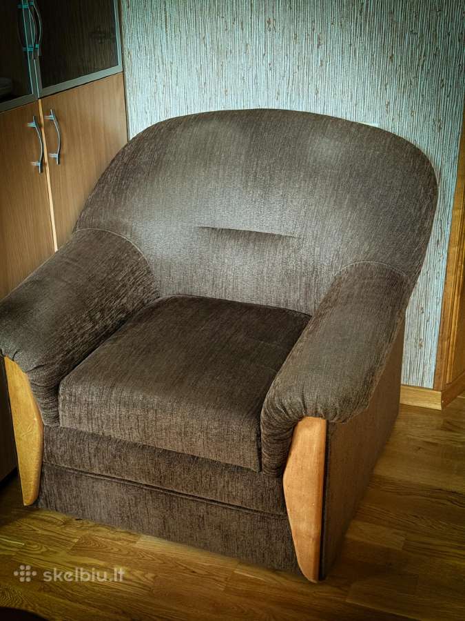 Dovanojamas minkštas fotelis