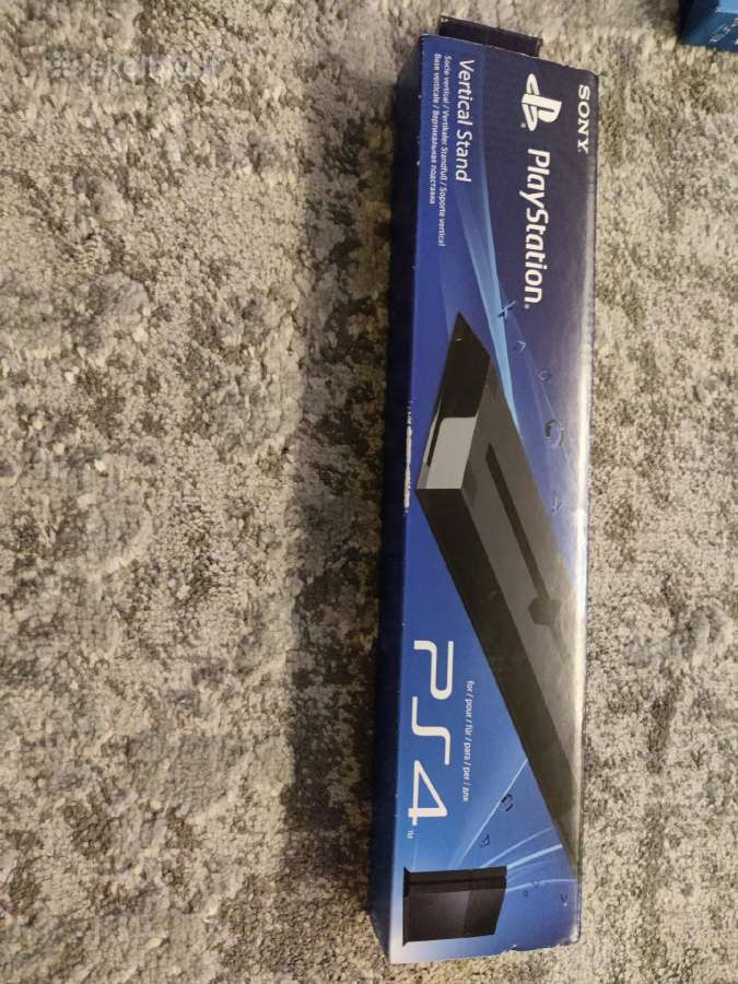 Playstation 4 stovas fat versijai