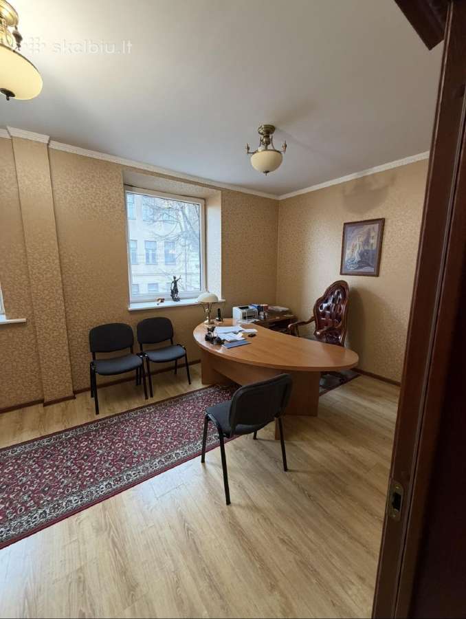Pardudoame ofiso stala, kedes, svetaines komplekta
