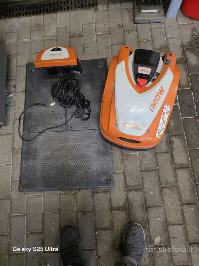 Robotas žaliapiovė Stihl