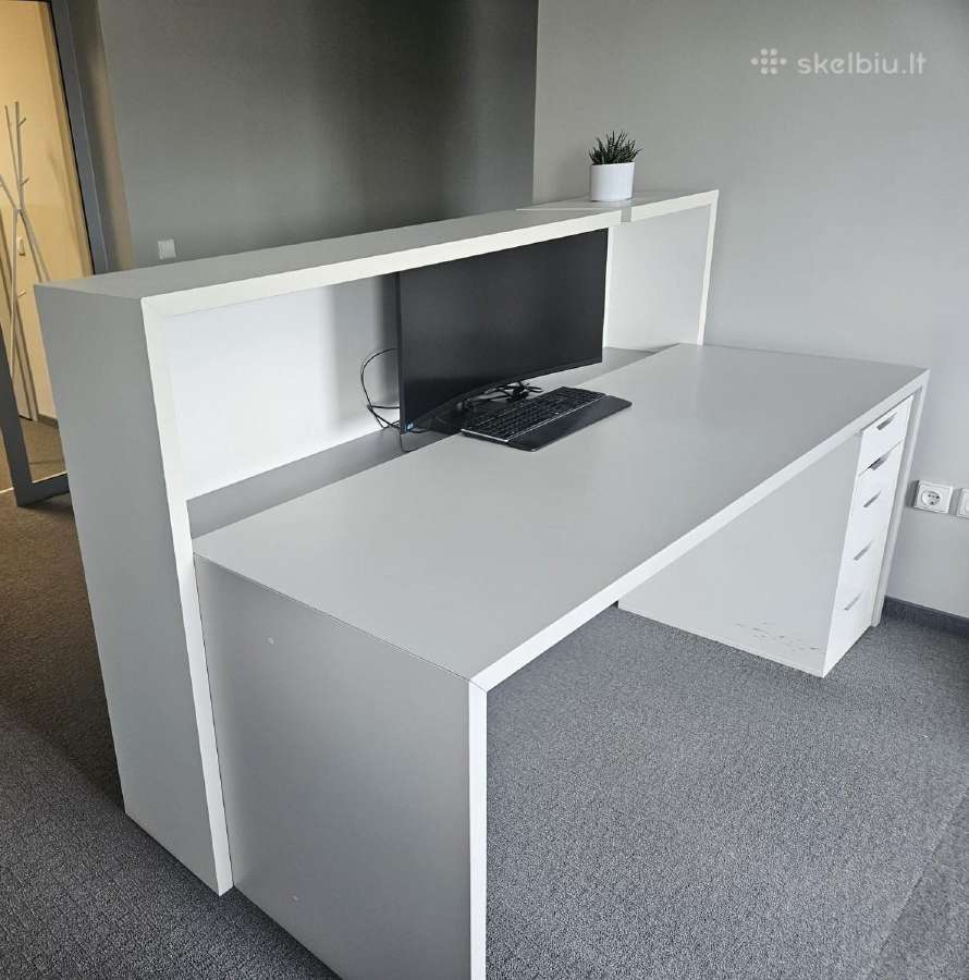 Parduodamas administratorės(iaus) stalas
