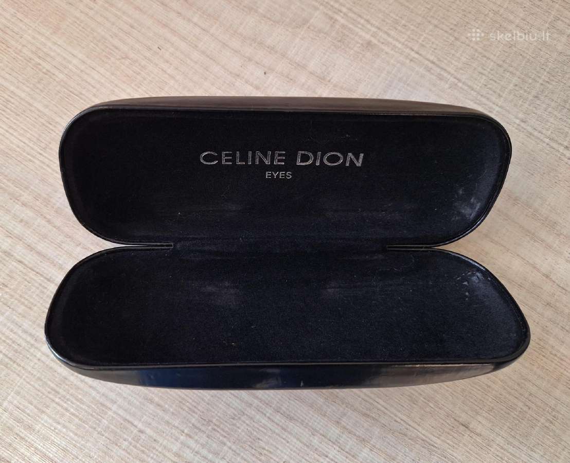 Celine Dion akinių dėklas